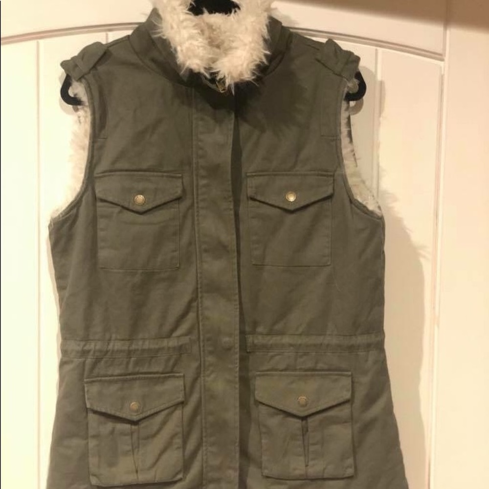 Women’s cargo vest